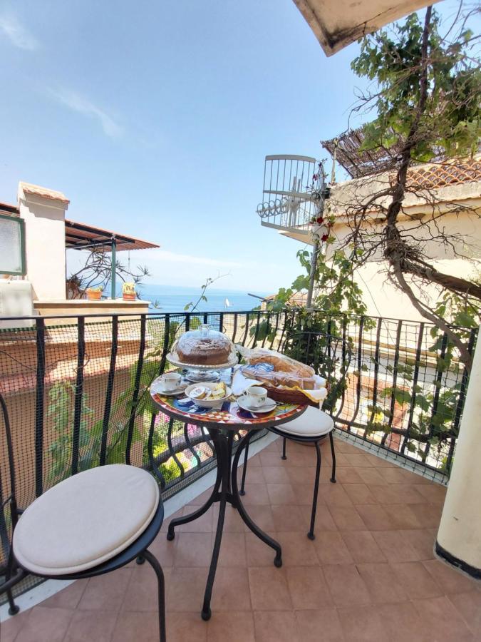Bed and Breakfast La Guardiola Di Angela E Nino Таормина Экстерьер фото